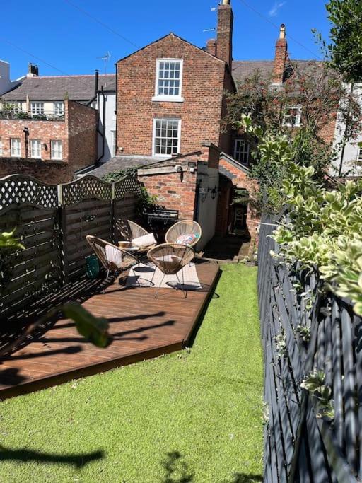 18Th Century Townhouse In Chester City Centre Villa Dış mekan fotoğraf